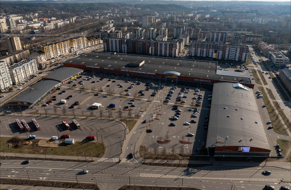 Esama situacija – dideli asfalto plotai